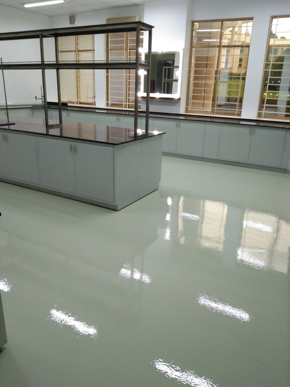 Phòng thí nghiệm trường DKSH