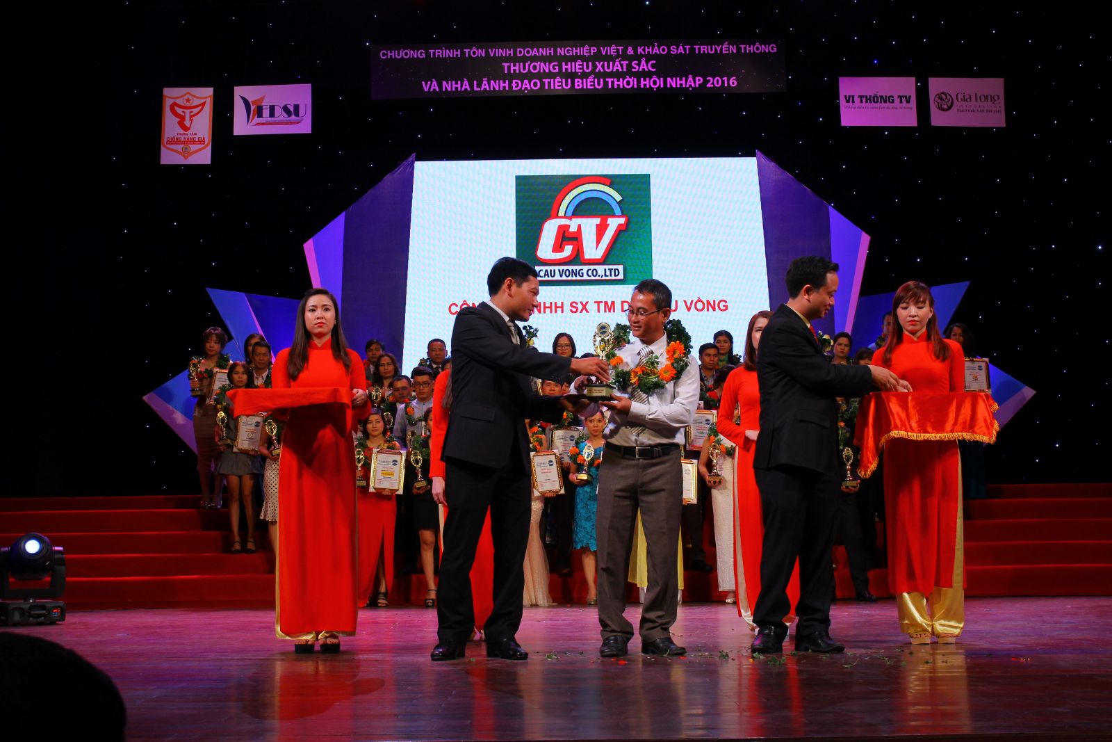 sơn cầu vồng